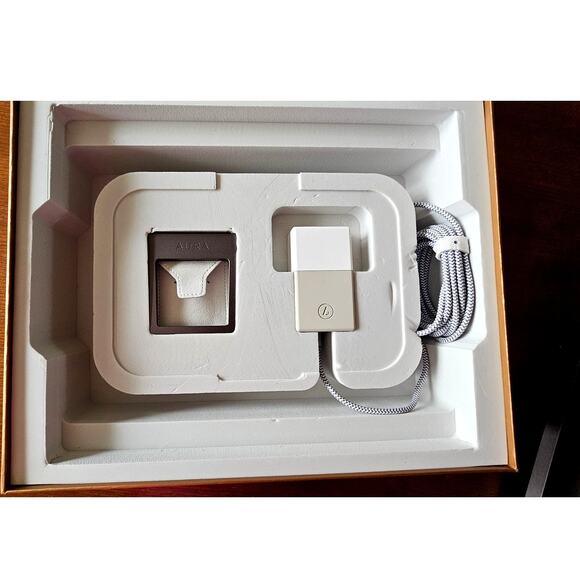 Aura Digital Photo Picture  Display 11 inch frame, 6 inch display - Picture 4 of 8